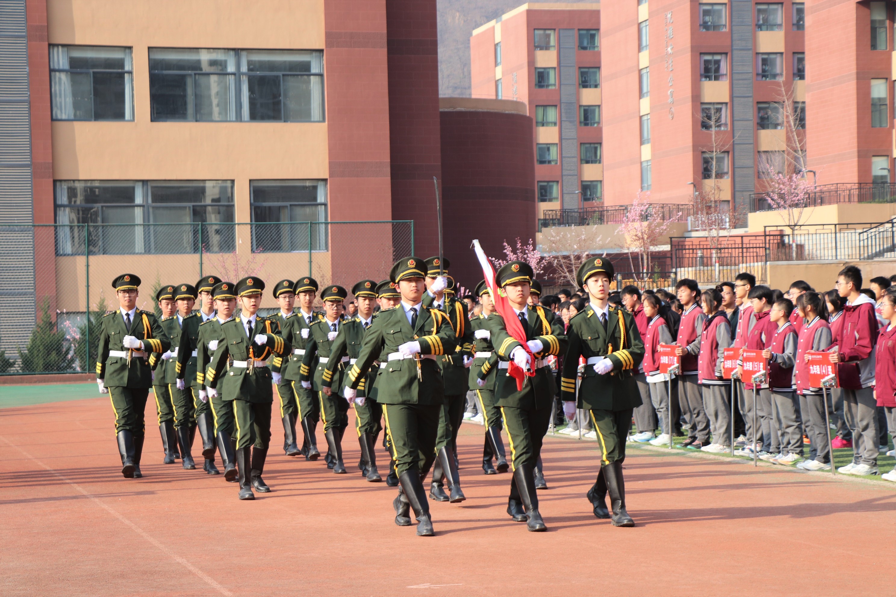 升旗儀式 | 營(yíng)造清潔環(huán)境，共建美麗校園